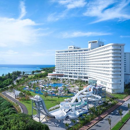 Grand Mercure Okinawa Cape Zanpa Resort Йомитан Экстерьер фото