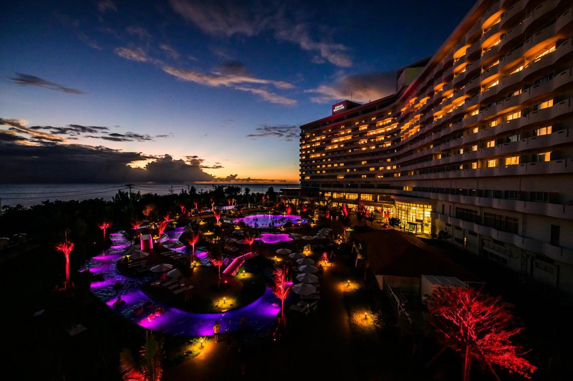 Grand Mercure Okinawa Cape Zanpa Resort Йомитан Экстерьер фото