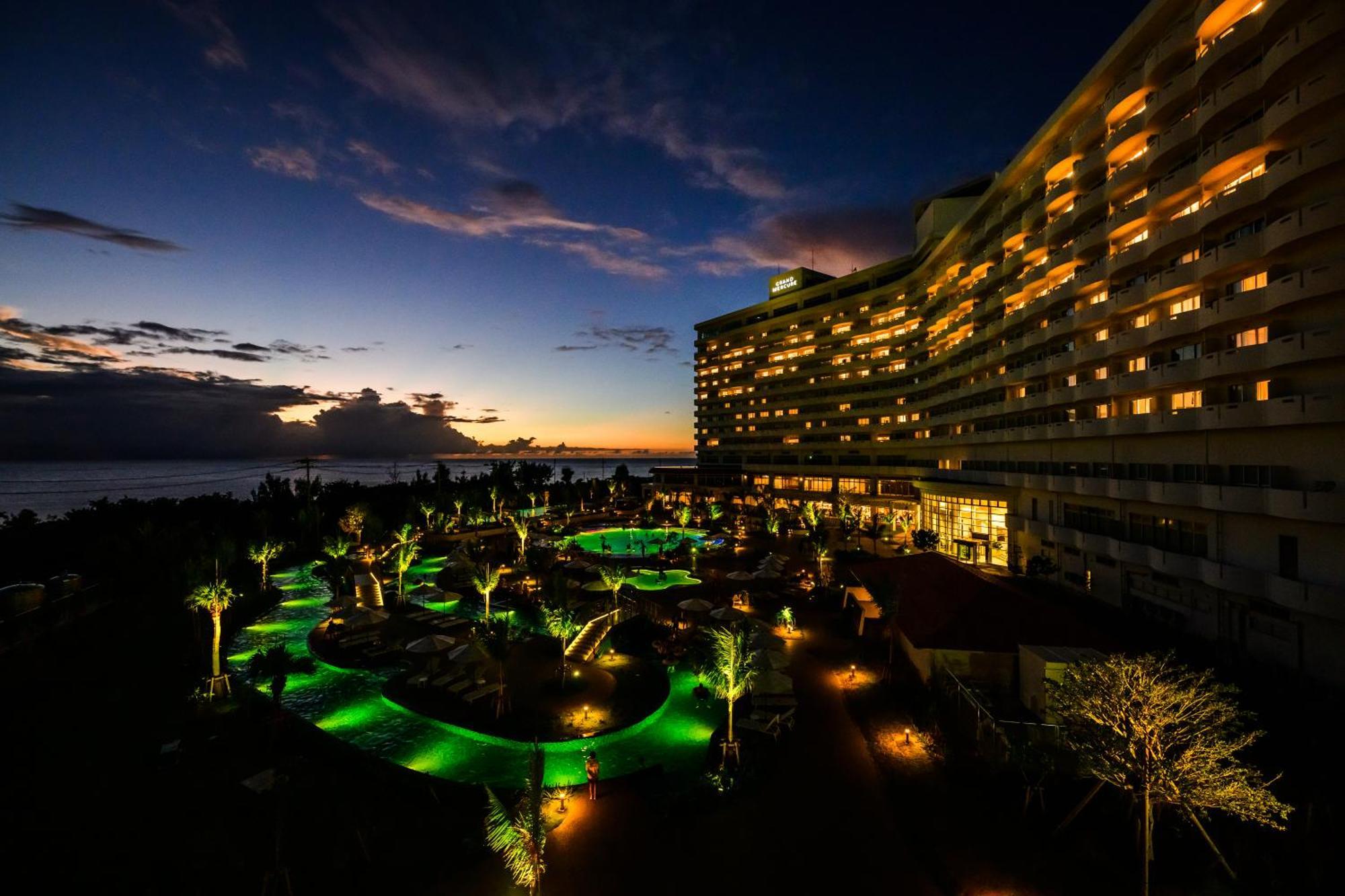 Grand Mercure Okinawa Cape Zanpa Resort Йомитан Экстерьер фото
