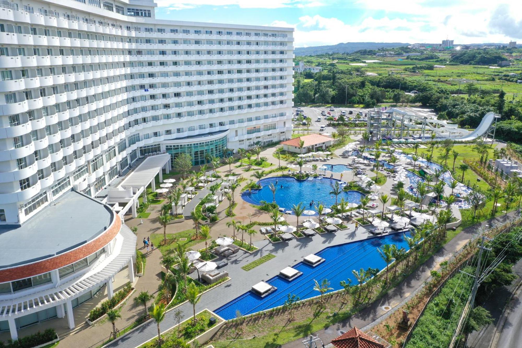 Grand Mercure Okinawa Cape Zanpa Resort Йомитан Экстерьер фото