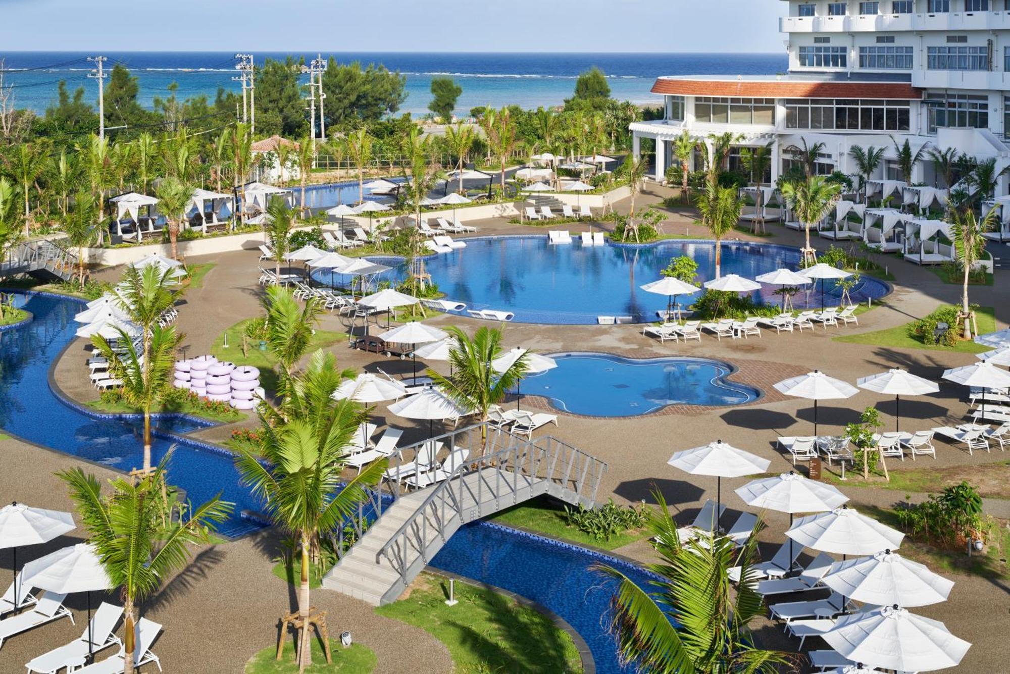 Grand Mercure Okinawa Cape Zanpa Resort Йомитан Экстерьер фото
