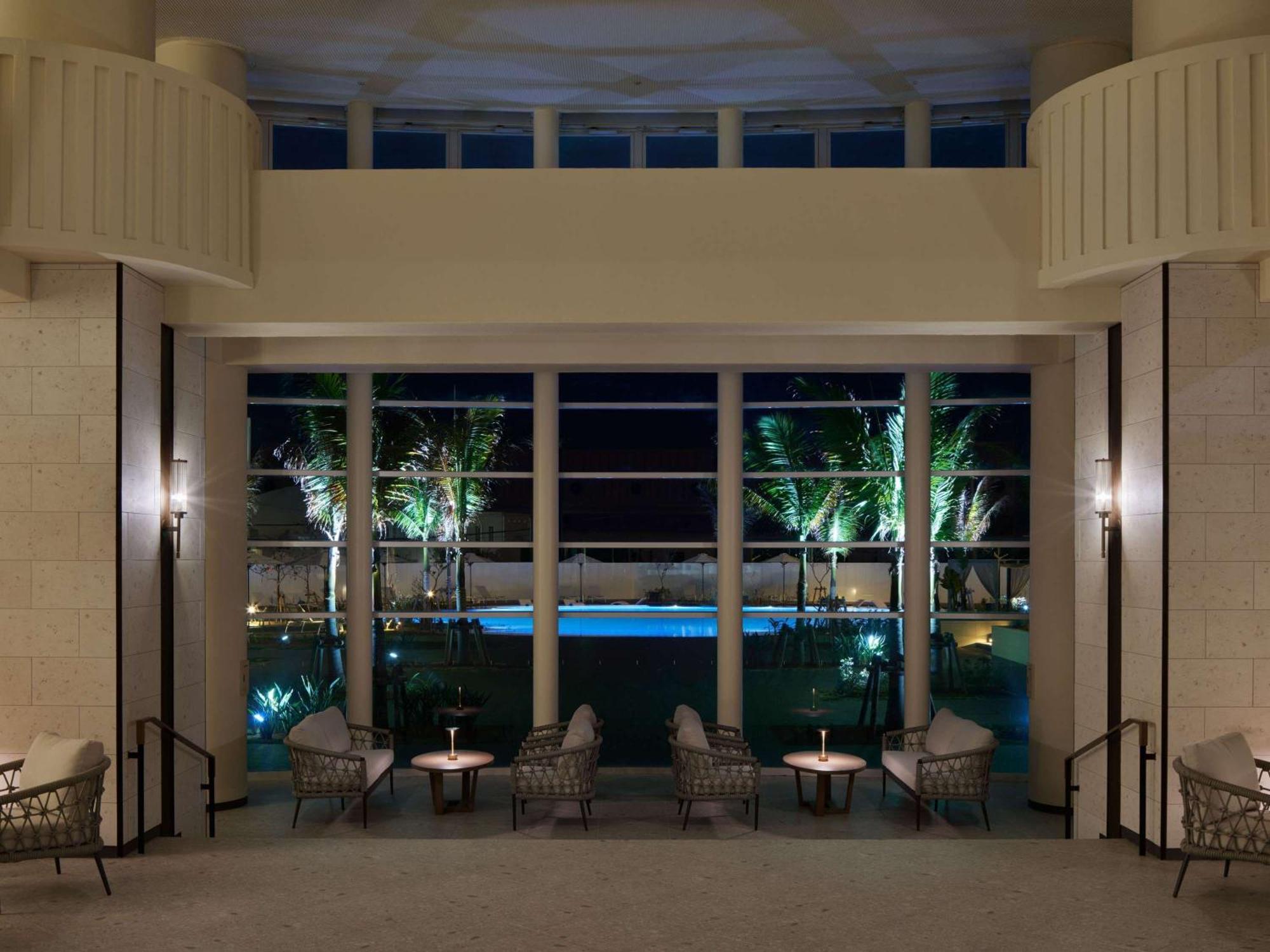 Grand Mercure Okinawa Cape Zanpa Resort Йомитан Экстерьер фото